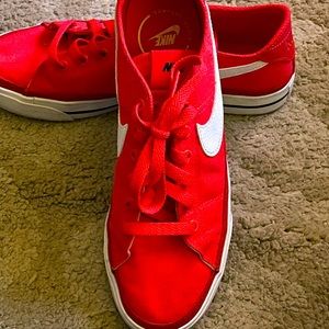 Nike Casual Sneakers women Size 9